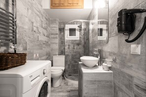 Apartment, City View (101) | Bathroom - Cosmopolitan Apartments Nilie Suites & Aprts (Thessaloniki)