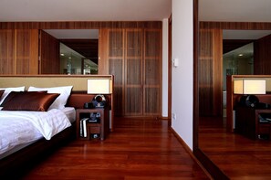 The Heights Stunning View B15 | 2 sovrum, vÀrdeförvaringsskÄp pÄ rummet, skrivbord och gratis wi-fi