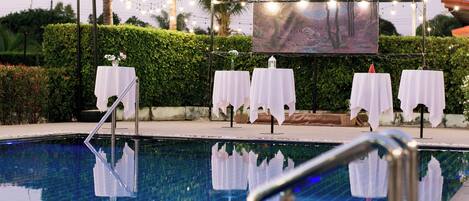 Kolam renang terbuka