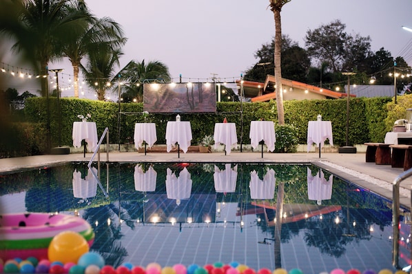 Kolam renang terbuka 