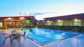 Piscina externa