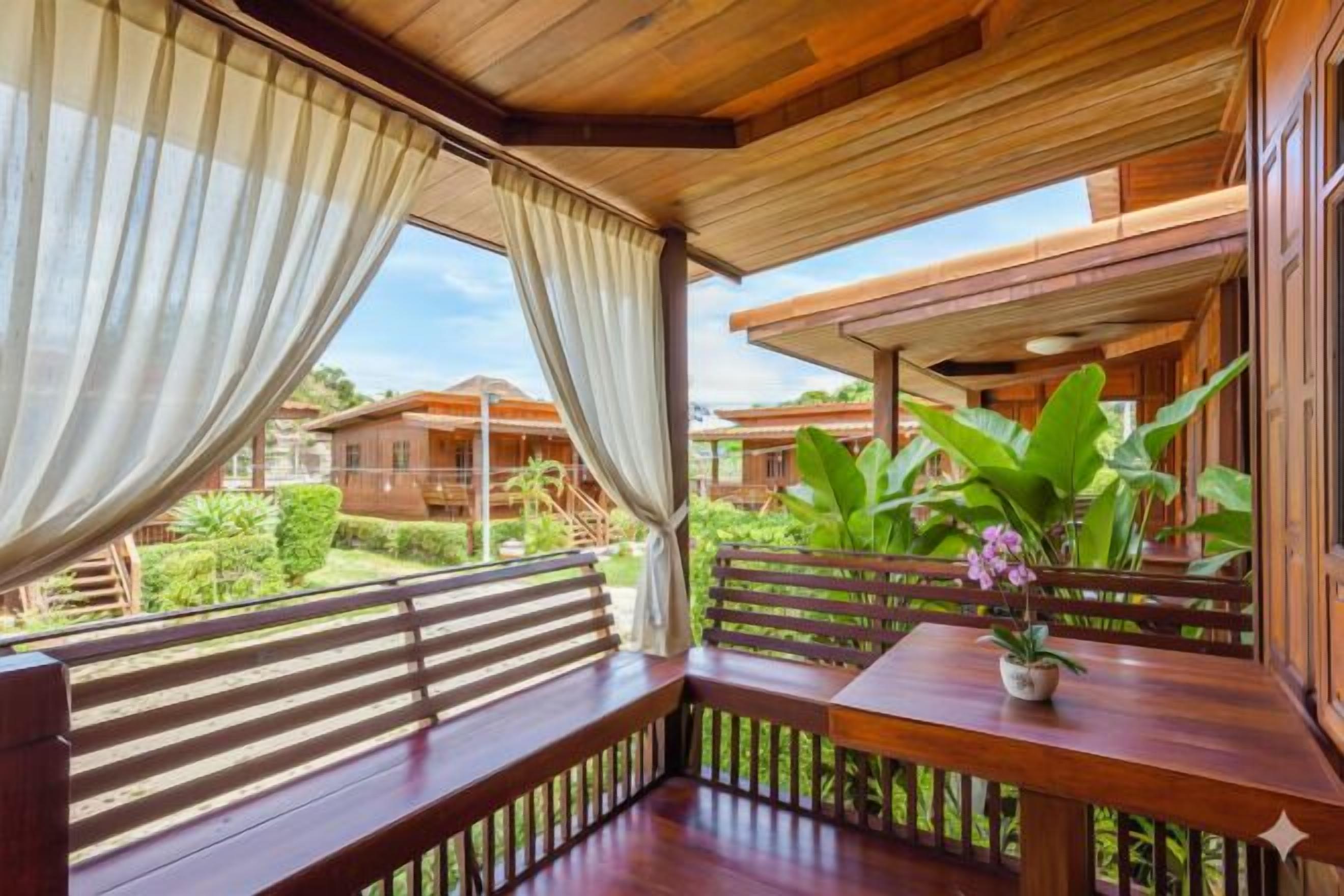 2 restaurantes, se sirve desayuno 