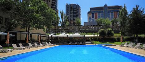 Außenpool (je nach Saison geöffnet)