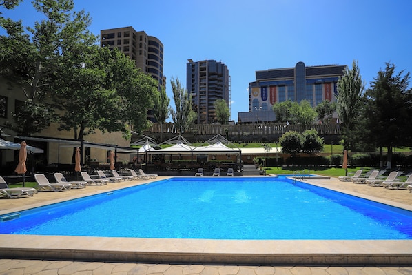 Seasonal outdoor pool