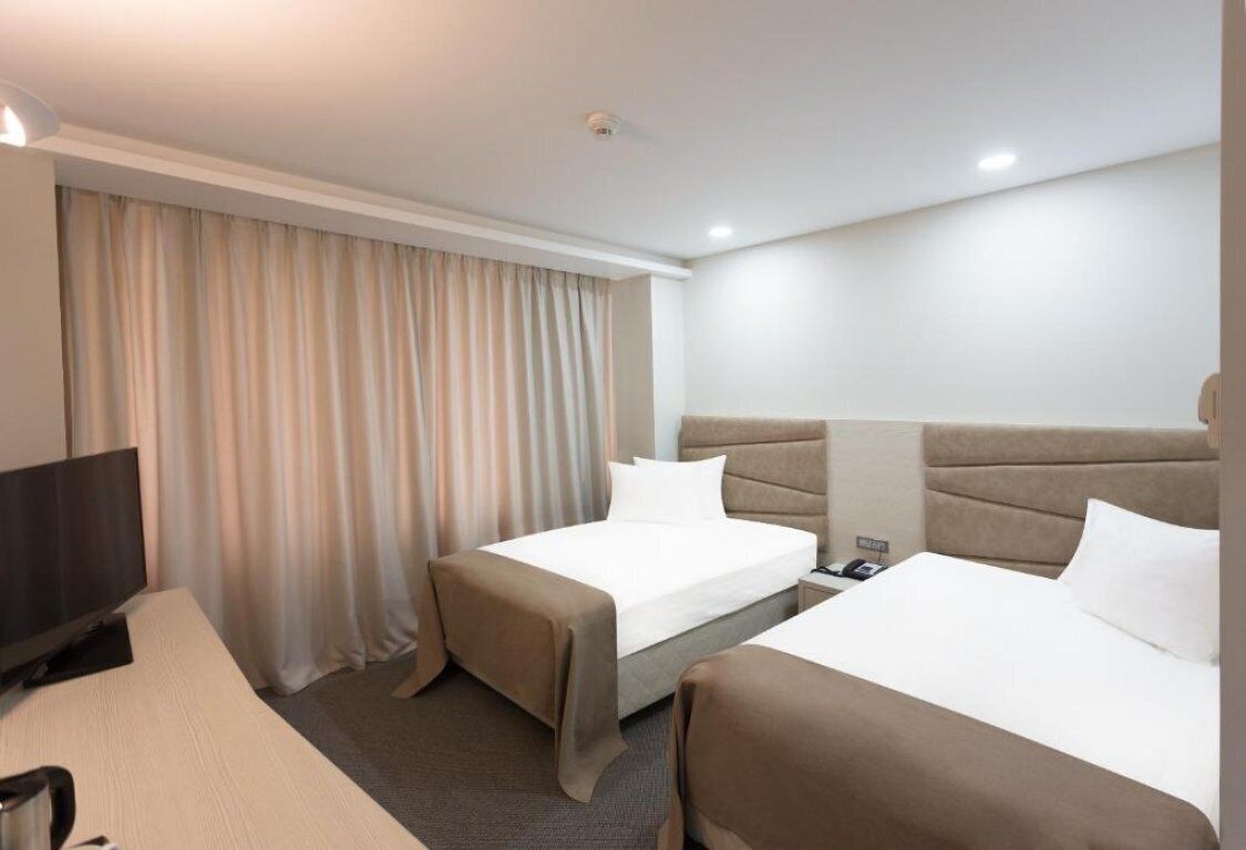 President Hotel by Hrazdan Hotel CJSC