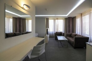 Superior Double Room | In-room safe, desk, soundproofing, iron/ironing board