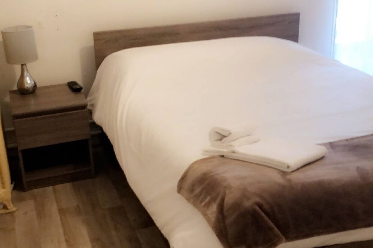 Double Room | Blackout drapes, WiFi (free), individually decorated