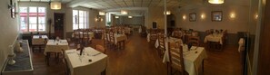 Lunch served - Hôtel Notre Dame (Clery-Saint-Andre)