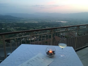 Outdoor dining - Villa Ragno (Poggio Bustone)