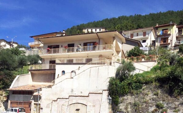 Front of property - Villa Ragno (Poggio Bustone)