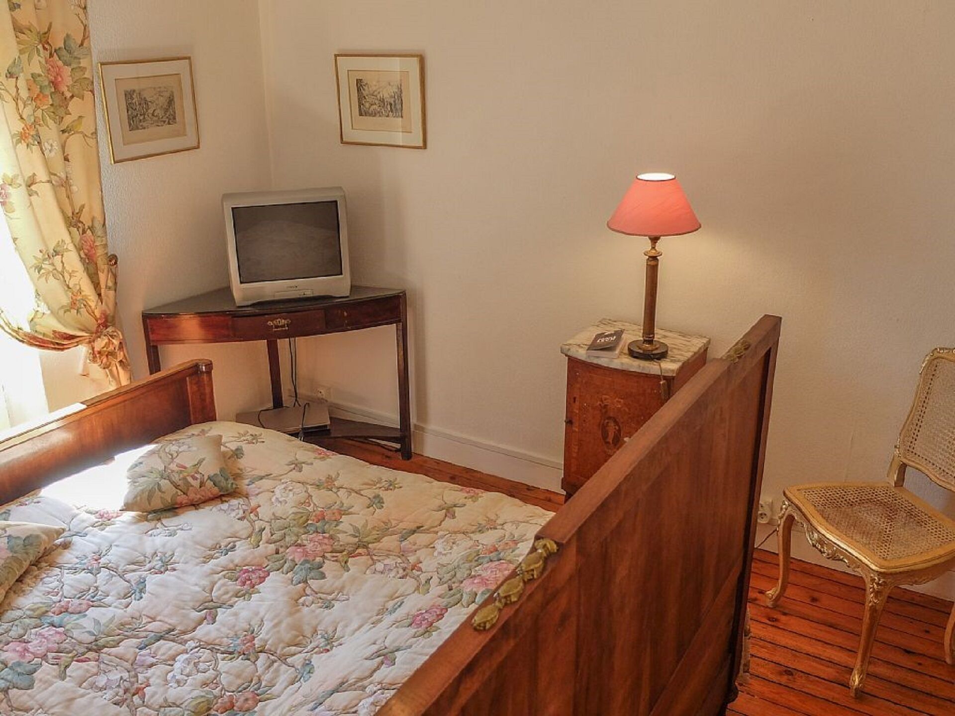 charming villa, exceptional sea view, with tuned piano, 6-8 people.