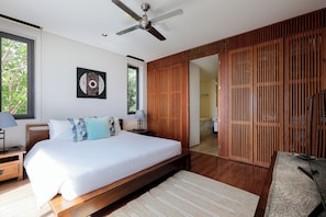 The Heights Ocean View 2-Bedroom Unit C1 | 2 chambres, coffres-forts dans les chambres, fer et planche à repasser