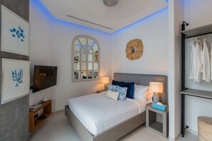 5 bedrooms, in-room safe, soundproofing, iron/ironing board - Villa Momo Private Pool near Kata Beach (Karon)
