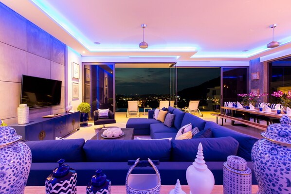 Villa MOMO - 5 Bedroom with private pool | 5 bedrooms, in-room safe, soundproofing, iron/ironing board