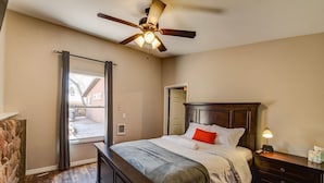 Nhà (4 Bedrooms) | 4 phòng ngủ, bộ đồ giường cao cấp