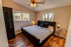 Hus (4 Bedrooms) | 4 sovrum, sängtillbehör av högsta kvalitet och memory foam-madrasser
