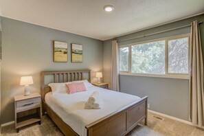 House (4 Bedrooms) - 4BR Mountain Getaway Pikes Peak, Dog-friendly! (Cascade)