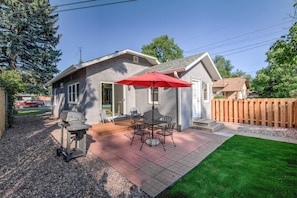 House (2 Bedrooms) | Balcony