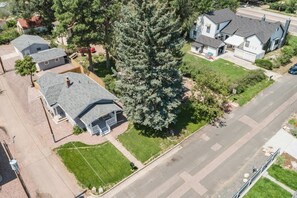 Property grounds - Couple's Mountain Getaway Close to Everything! (Colorado Springs)