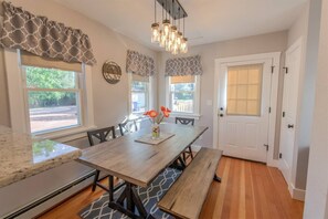 Private kitchen - Couple's Mountain Getaway Close to Everything! (Colorado Springs)
