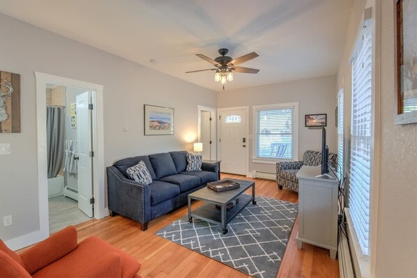 Maison (2 Bedrooms) | Salle de séjour | TV connectée