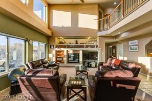 House (5 Bedrooms) | Living room | Smart TV, DVD player, streaming services - 5BR Mtn Views Family Getaway HOT TUB (Colorado Springs)