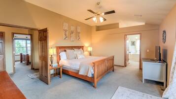 House (4 Bedrooms) | 4 bedrooms, premium bedding, down comforters, individually decorated