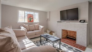 Rumah (4 Bedrooms) | Ruang keluarga