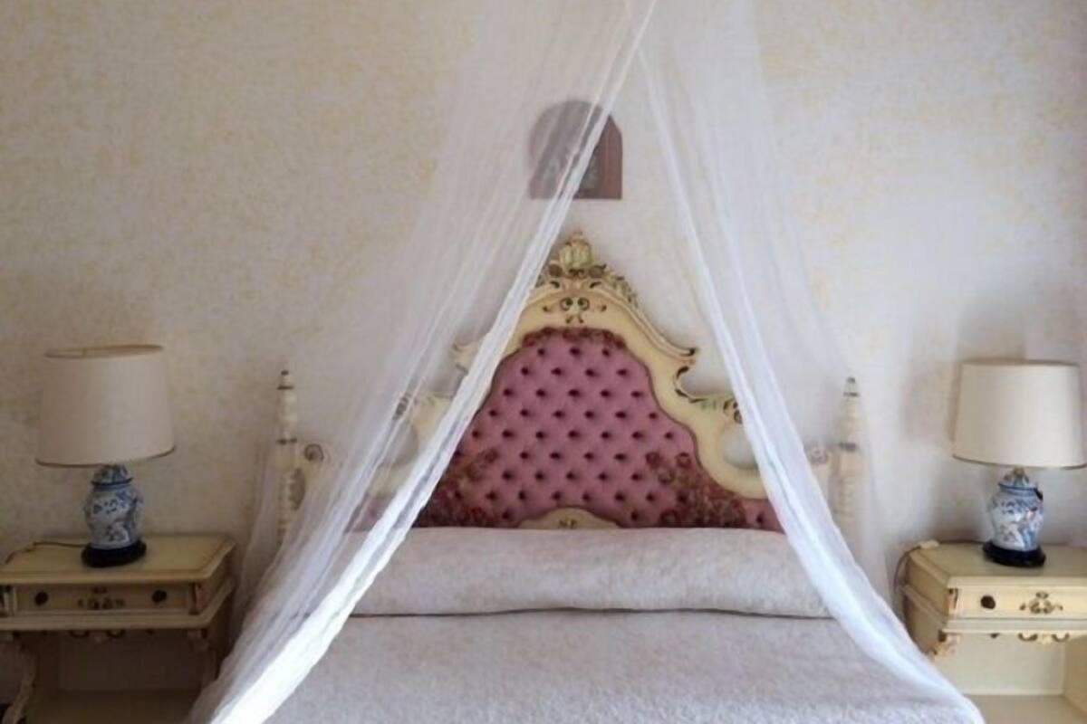 Double Room (Private External Bathroom) | Minibar, blackout drapes, iron/ironing board (on request), cribs (free)