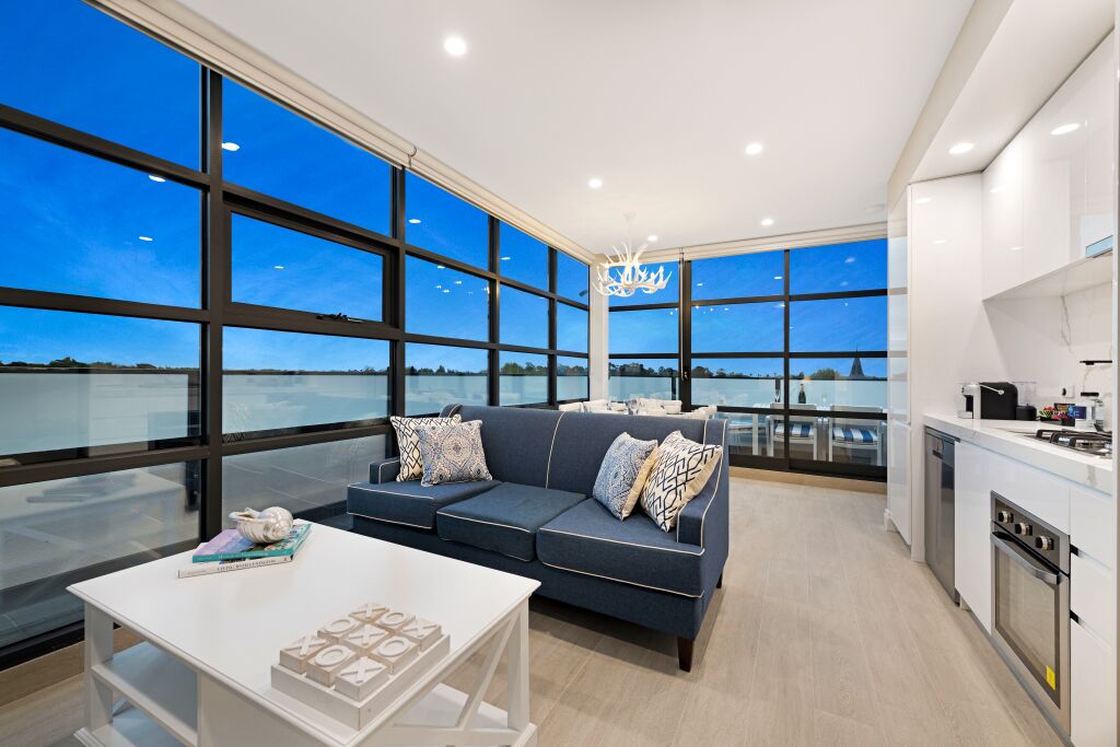 NEW! Luxury 2 Bed Premier Apartment in St Kilda — image 6