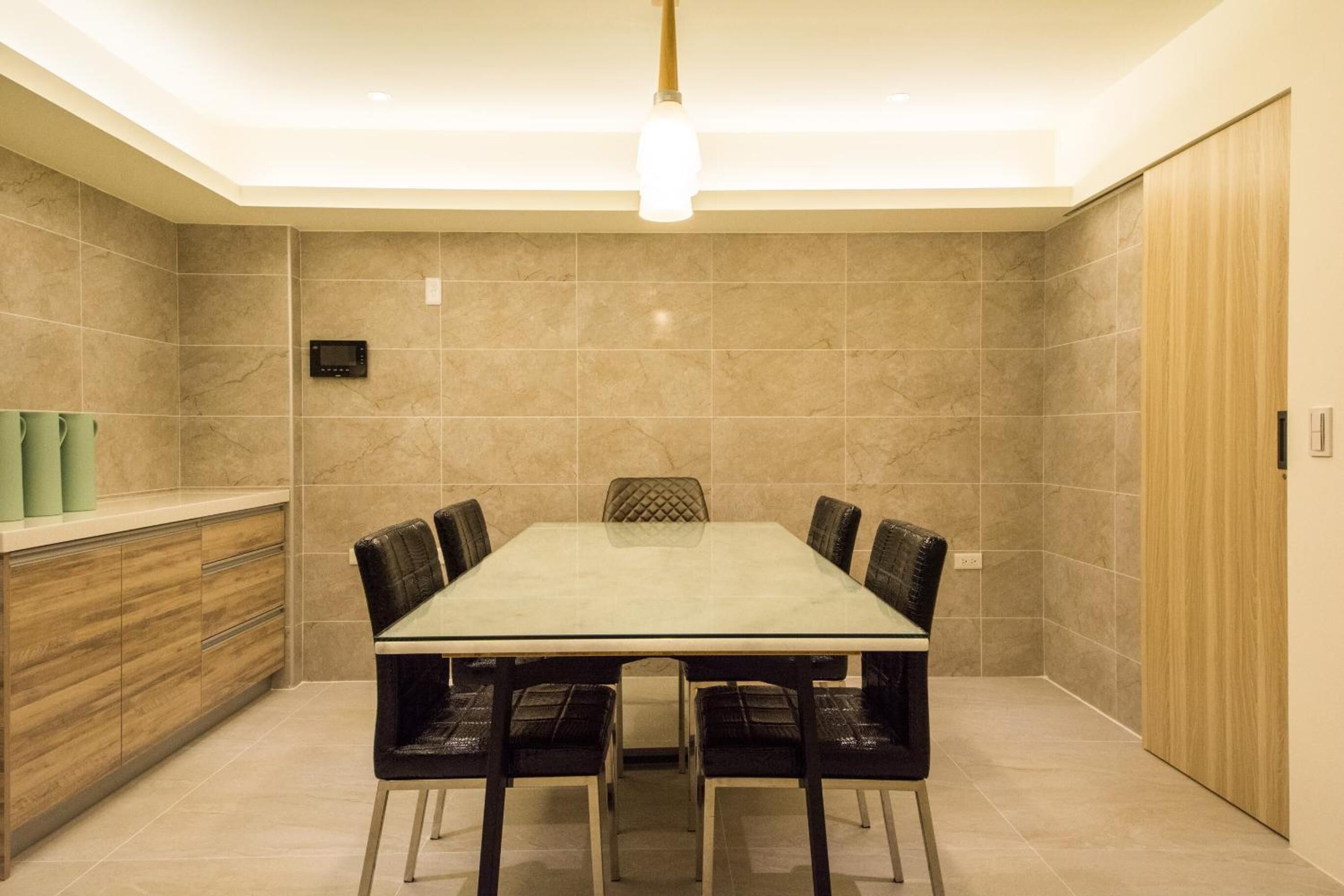 Bureau, chambres insonorisées, Wi-Fi gratuit, draps fournis