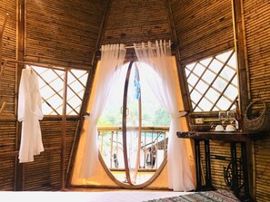 Rumah Pohon Desain | Minibar dan didekorasi berbeda-beda
