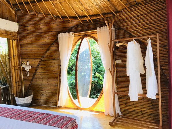 Minibar, decoración personalizada y muebles diferentes