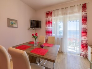 5 habitaciones, tabla de planchar con plancha y wifi gratis 