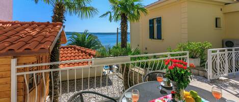 ハウス | ウォーター ビュー