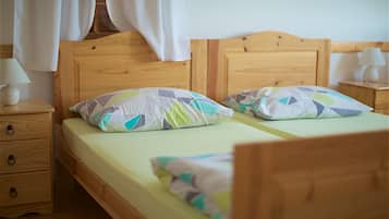 Apartamento clásico | 1 dormitorio, escritorio, espacio para trabajar con un portátil