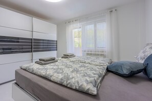 House | 6 bedrooms, free WiFi, bed sheets - House Moderna 2 (Crikvenica)