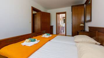 4 habitaciones, tabla de planchar con plancha y wifi gratis