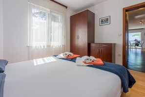 4 chambres, fer et planche à repasser, Wi-Fi gratuit