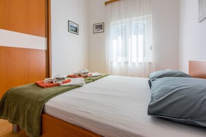 4 habitaciones, tabla de planchar con plancha y wifi gratis 
