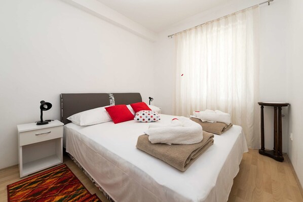 1 bedroom, iron/ironing board, free WiFi, bed sheets