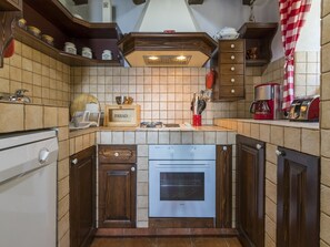 Cocina privada | Refrigerador, microondas, horno y parrilla de estufa