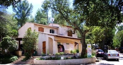 Camping Les Bois de Mont Redon