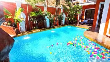 Outdoor pool, pool loungers