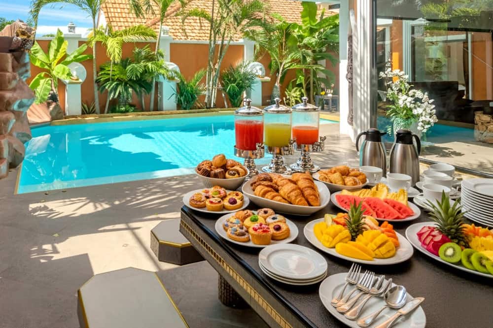TUCHELAND Luxury Pool Villa Pattaya Walking Street