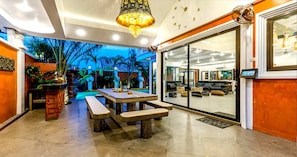 Poolside bar
