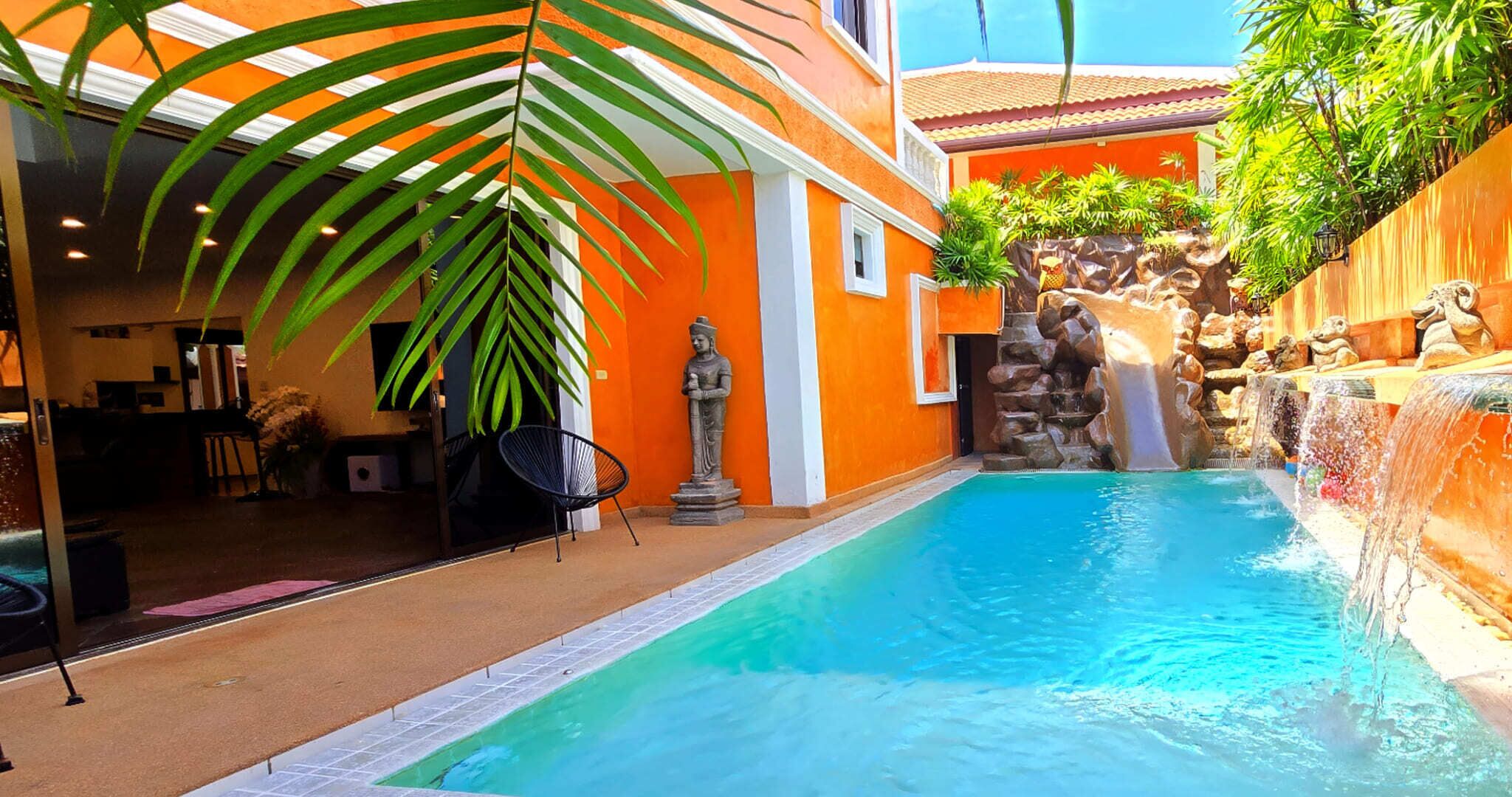 Photo - WOWLAND Luxury Pool Villa Pattaya Walking Street