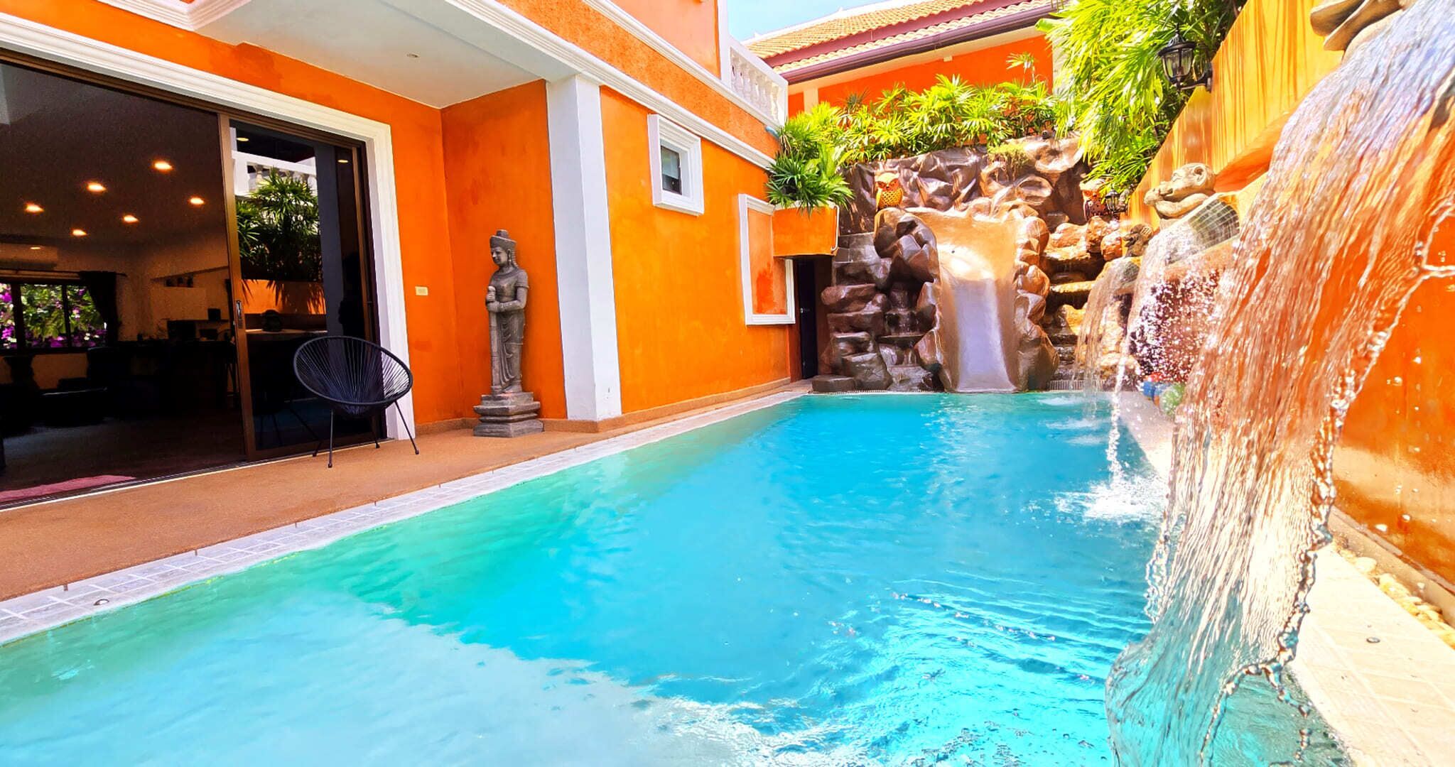 Photo - WOWLAND Luxury Pool Villa Pattaya Walking Street