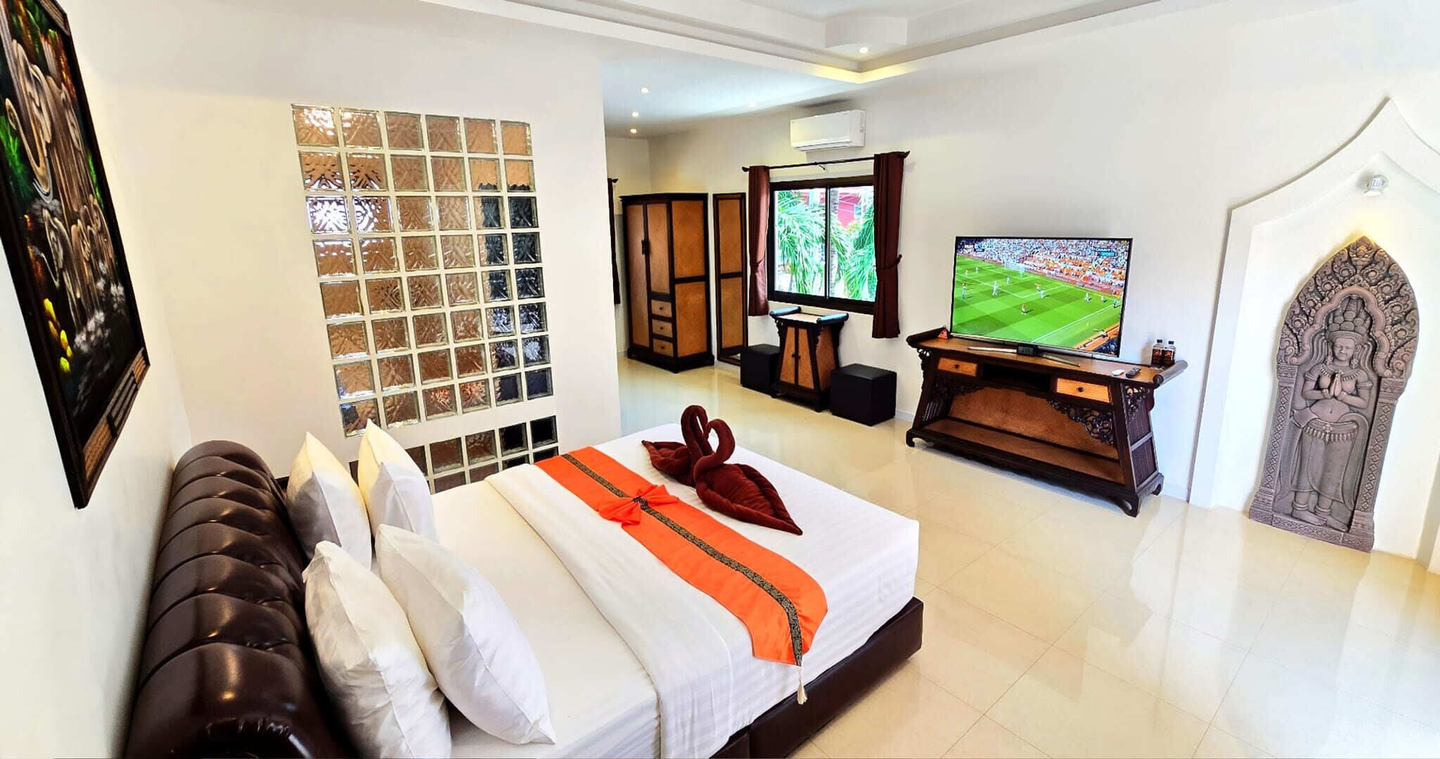Photo - WOWLAND Luxury Pool Villa Pattaya Walking Street