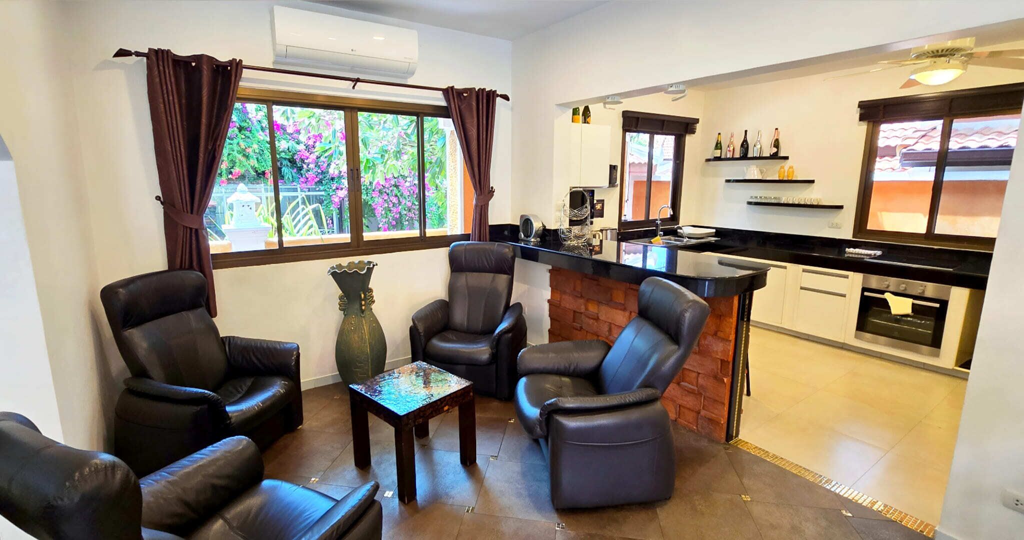 Photo - WOWLAND Luxury Pool Villa Pattaya Walking Street